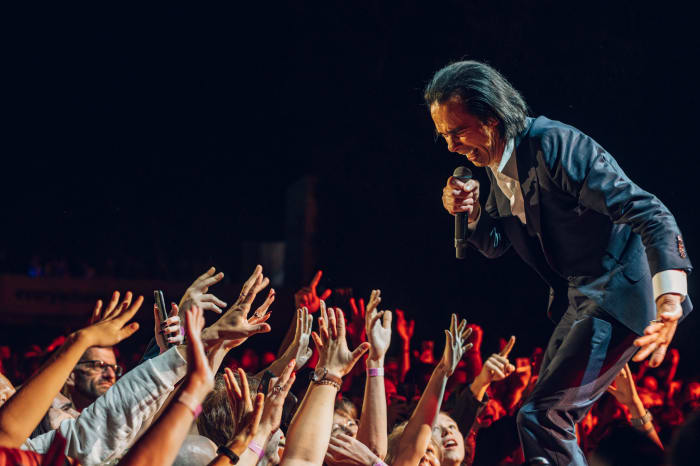 Nick Cave & The Bad Seeds tampil di panggung utama EXIT Festival 2022.
